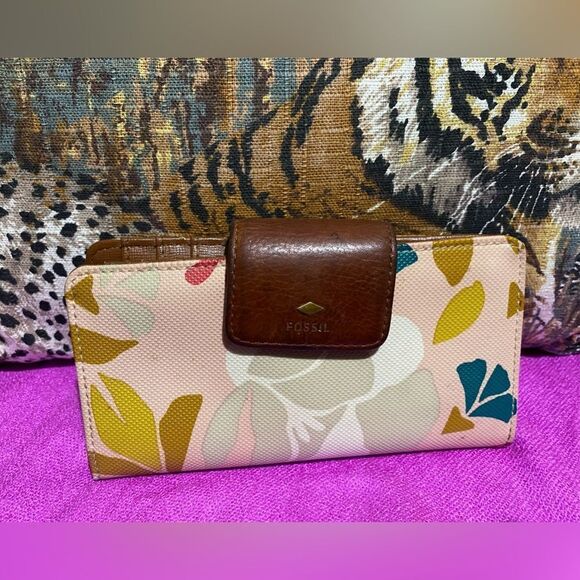 HUGE BUNDLE OF FOSSIL LEATHER WALLETS 5 - Picture 1 of 10